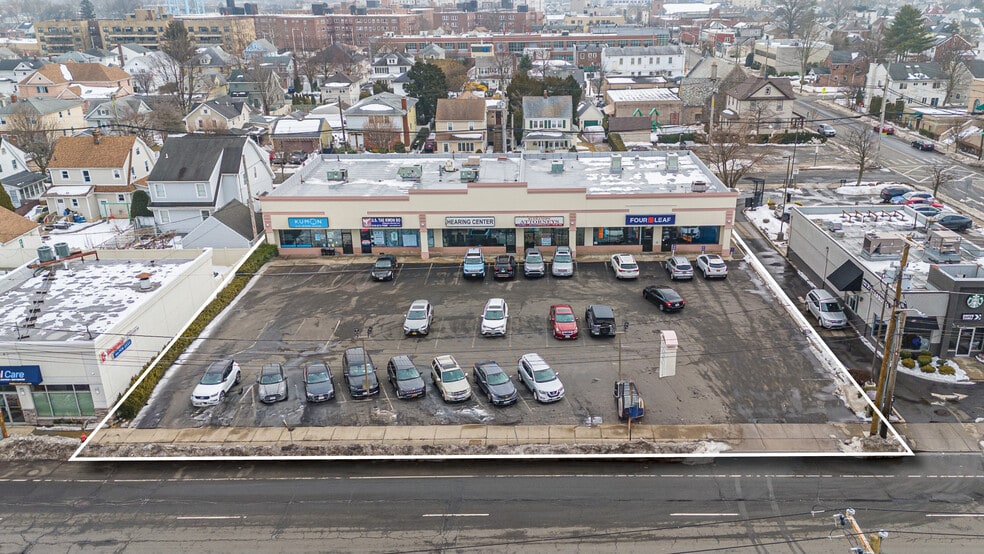 Primary Photo Of 131 Jericho Tpke, Mineola Storefront For Sale