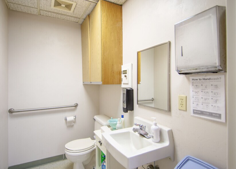 More Photos Of 750 Salem Dr, Owensboro Medical For Lease