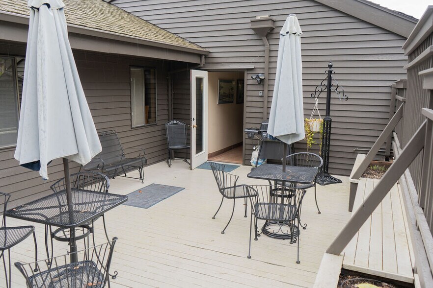 More Photos Of 3689 SW Carman Dr, Lake Oswego Medical For Sale