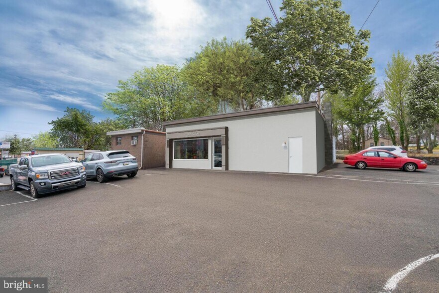 More Photos Of 373 Easton Rd, Horsham Township Auto Repair For Lease