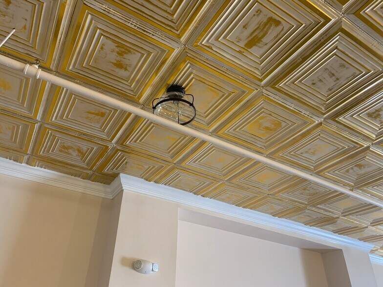 More Photos Of 142 N Jackson St, Athens Storefront Retail Residential For Lease