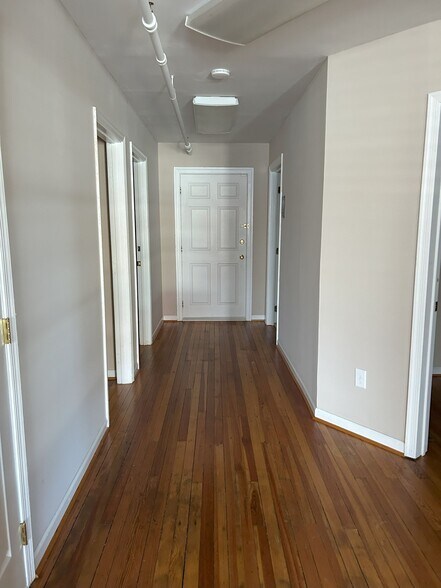More Photos Of 922 Main St, Lynchburg Apartments For Lease