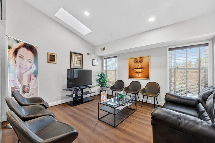 More Photos Of 10130-10134 Colvin Run Rd, Great Falls Medical For Lease