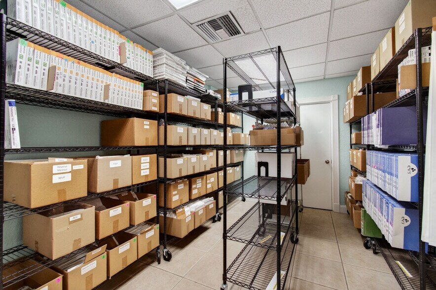 More Photos Of 321 N Railroad Ave, Boynton Beach Unknown For Lease