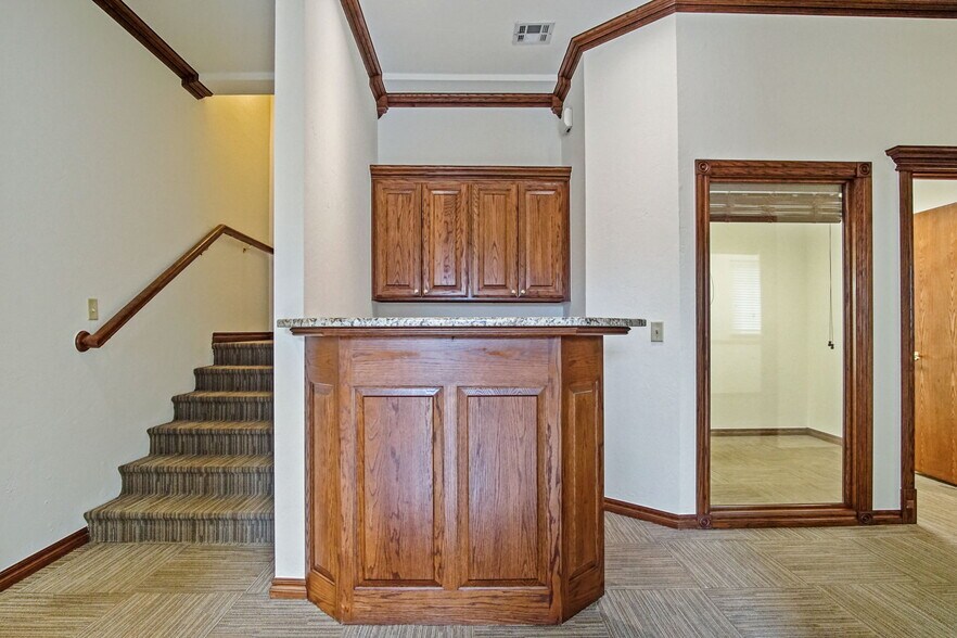 More Photos Of 1006 24th Ave NW, Norman Office For Sale