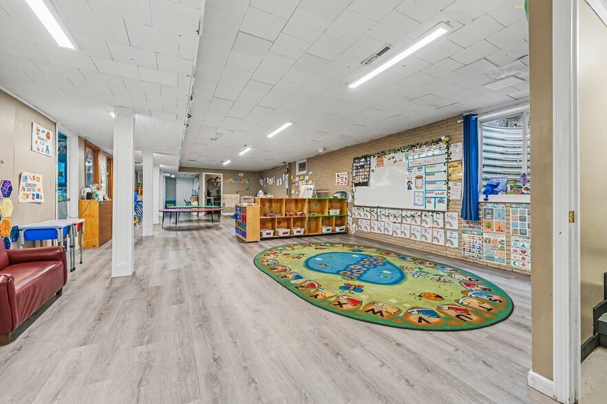 More Photos Of 303 N US Highway 169, Smithville Religious Facility For Sale