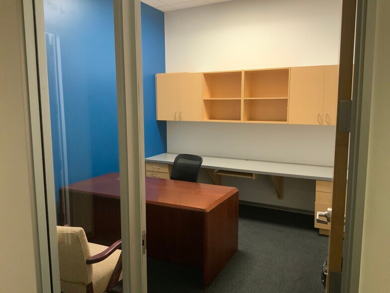 More Photos Of 16641 Roscoe Pl, North Hills Warehouse For Lease