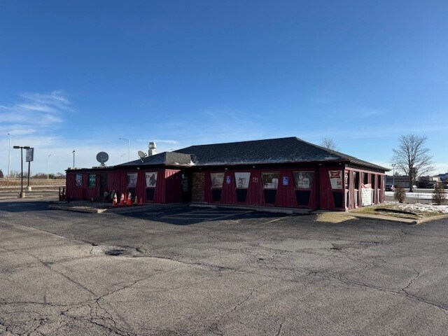 Primary Photo Of 4030 Northpoint Blvd, Waukegan Freestanding For Lease