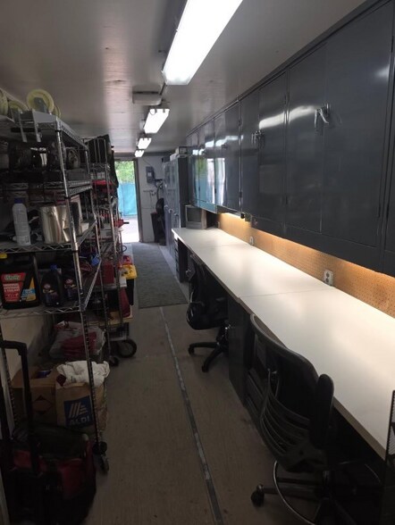 More Photos Of 33302 Sweetgum Ln, Magnolia Warehouse For Sale