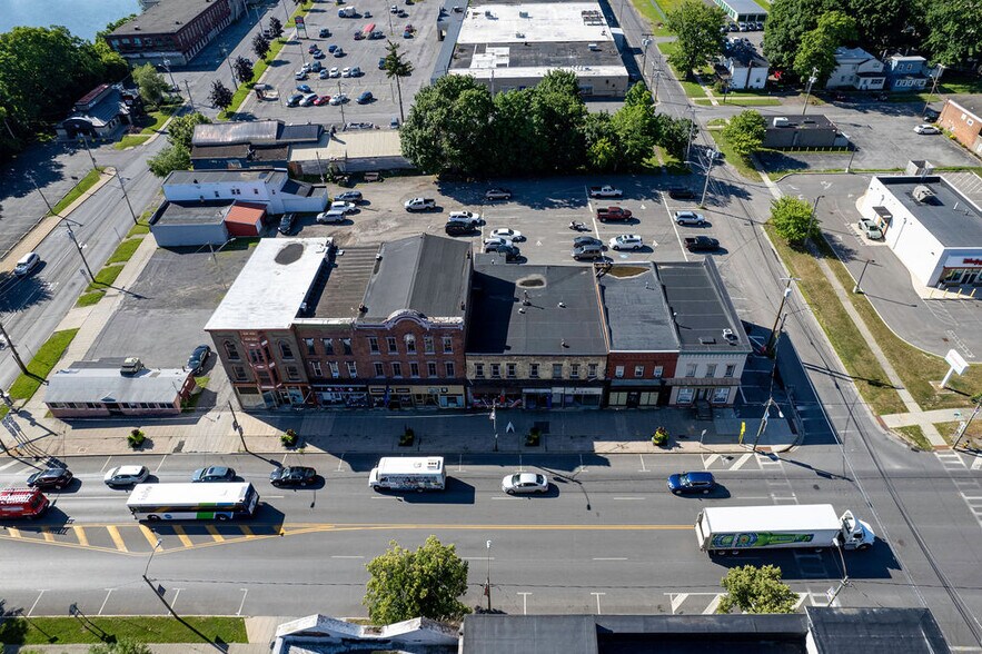 More Photos Of 121 W Broadway, Fulton Storefront Retail Residential For Sale