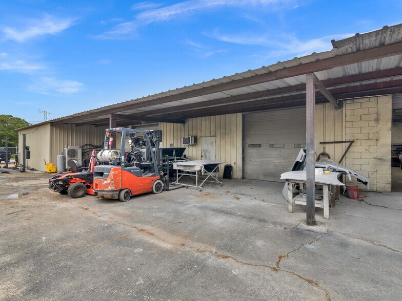 More Photos Of 1108 Anne St, Griffin Auto Repair For Sale