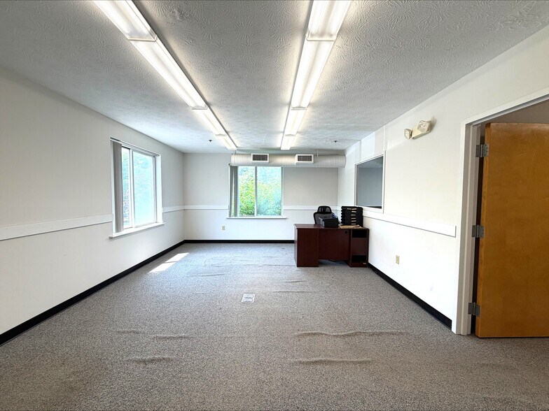 More Photos Of 1565 Main St, Tewksbury Medical For Sale