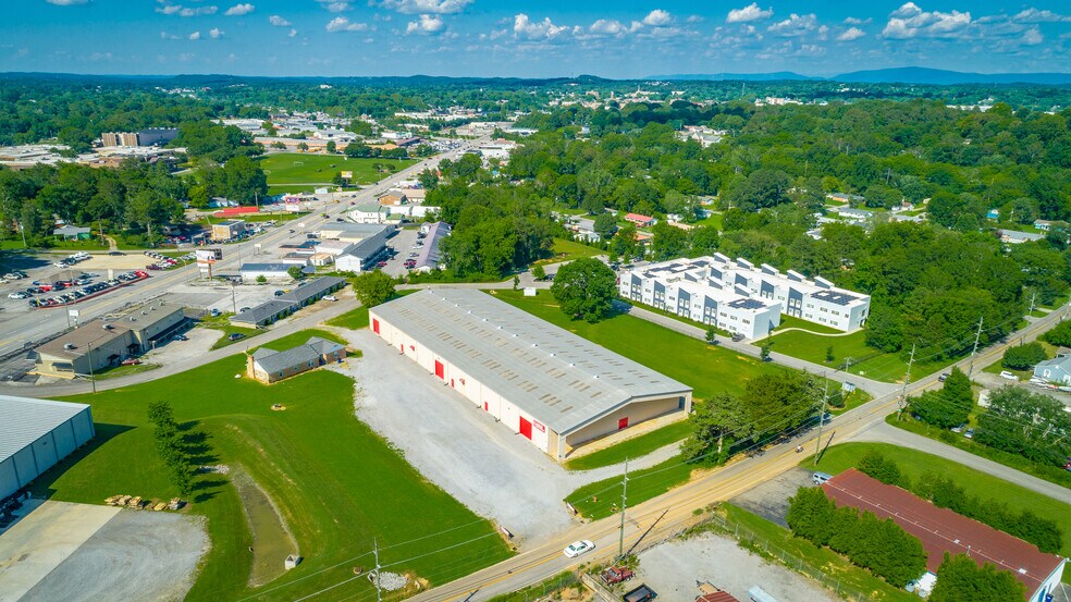 More Photos Of 1208 SW, Cleveland Warehouse For Sale