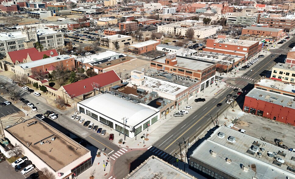 More Photos Of 801 N Broadway Ave, Oklahoma City Storefront Retail Office For Lease