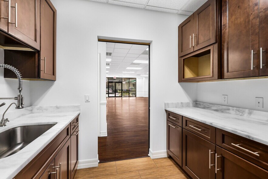 More Photos Of 8991 Daniels Center Dr, Fort Myers Medical For Sale
