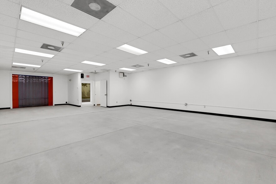 More Photos Of 1925-1963 Barber Rd, Sarasota Warehouse For Sale