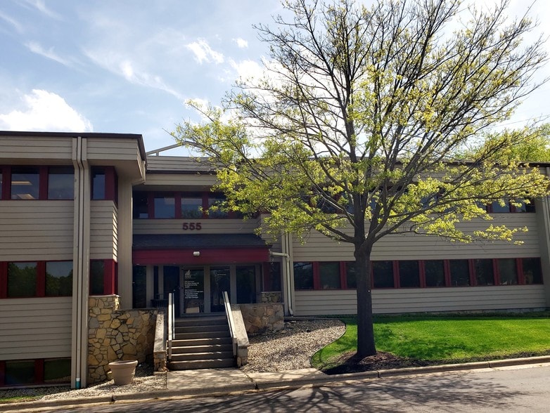 More Photos Of 1 Point Pl, Madison Unknown For Lease