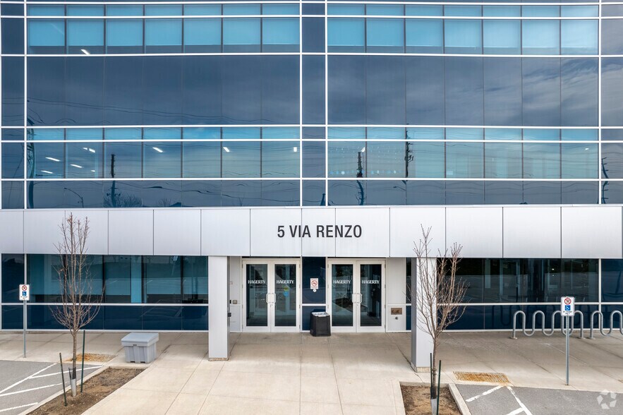 More Photos Of 5 Via Renzo Dr, Richmond Hill Office For Lease