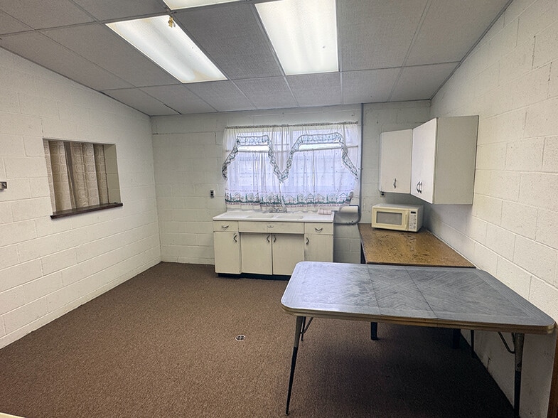 More Photos Of 2900-2904 Maryville Rd, Granite City Religious Facility For Sale