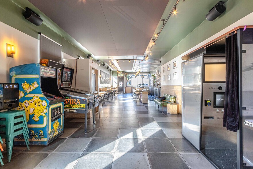 More Photos Of 2543-2545 24th St, San Francisco Storefront Retail Residential For Lease