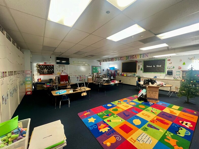 More Photos Of 11507 Studebaker Rd, Norwalk Schools For Lease