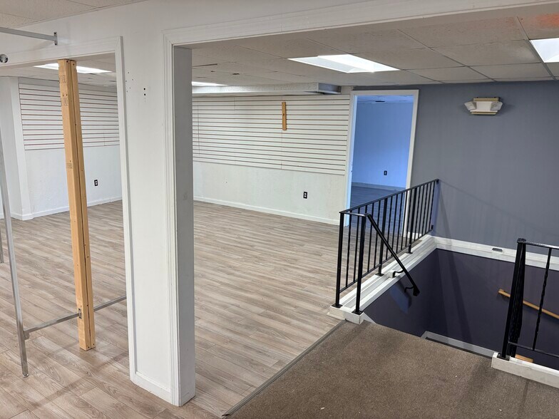 More Photos Of 1875 Main St, Tewksbury Storefront For Lease