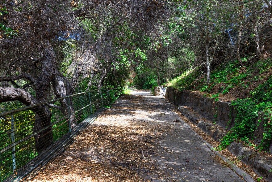 More Photos Of 2300 Garden St, Santa Barbara Schools For Sale