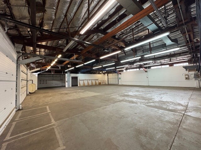 More Photos Of 1 Muller Ave, Norwalk Manufacturing For Lease