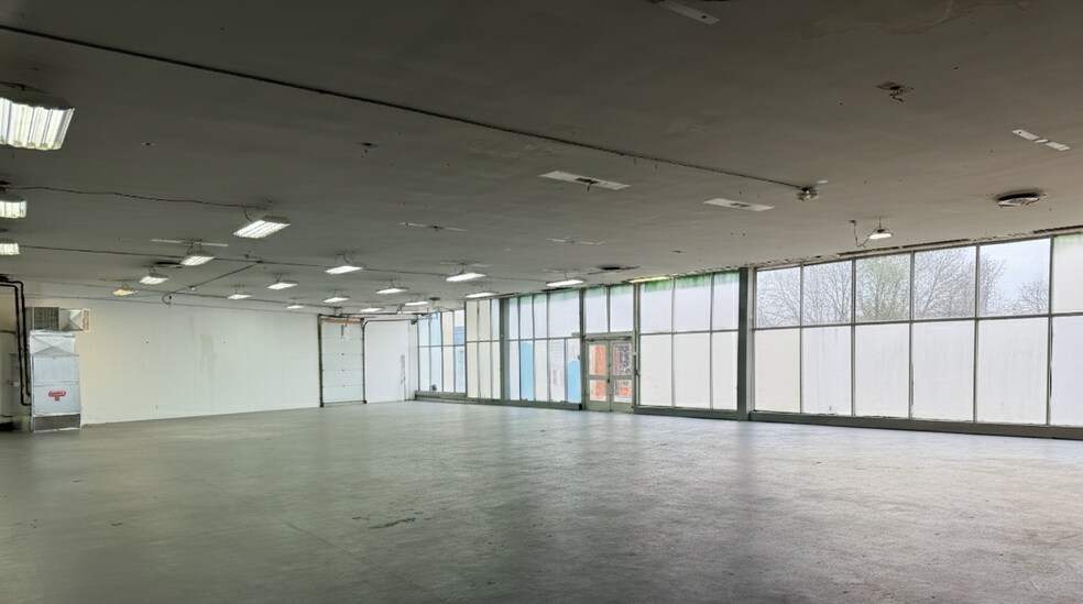 More Photos Of 15725 Grand River Ave, Detroit Freestanding For Sale