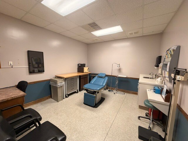 More Photos Of 555 Bluebird Blvd, Fort Valley Healthcare For Sale