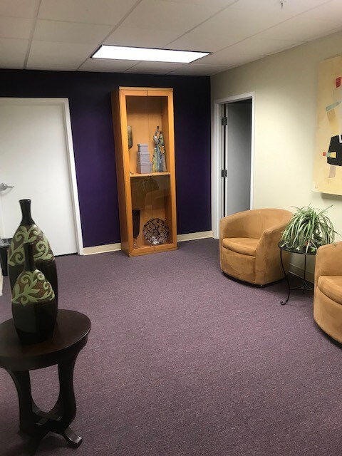 More Photos Of 2011 Queen St, Portsmouth Office For Lease