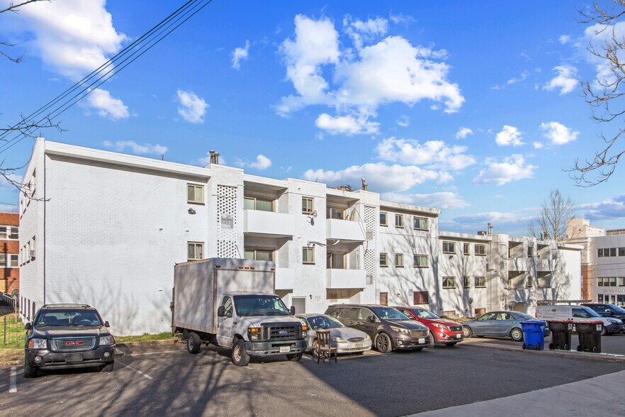 More Photos Of 1600-1608 28th Pl SE, Washington Multifamily For Sale