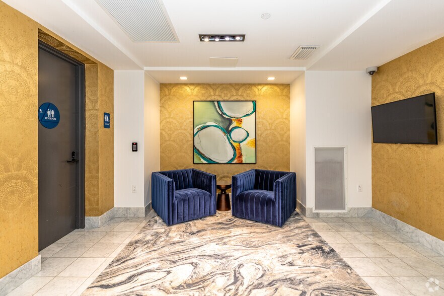 More Photos Of 1007 5th Ave, San Diego Apartments For Lease