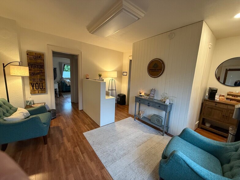 More Photos Of 18516 101st Ave NE, Bothell Loft Creative Space For Lease