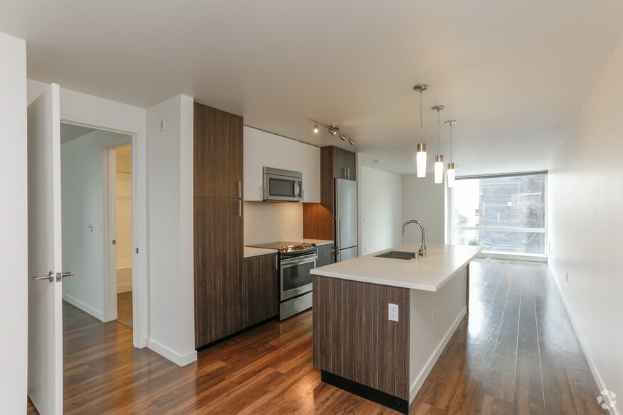 More Photos Of 900 NE 65th St, Seattle Apartments For Lease