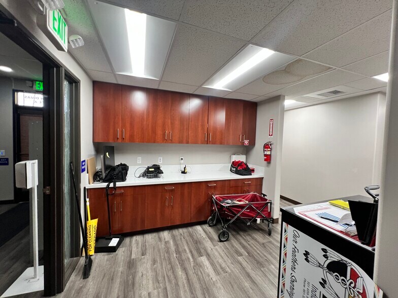 More Photos Of 4000 San Dimas St, Bakersfield General Retail For Sale