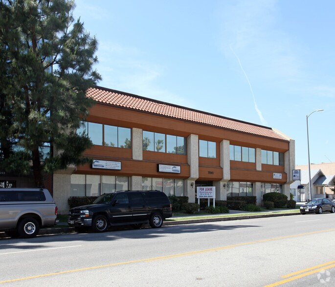 More Photos Of 7041 Owensmouth Ave, Canoga Park Office For Sale