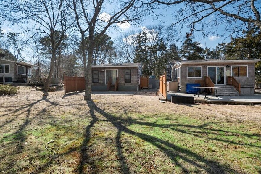 More Photos Of 14 E Landing Rd, Hampton Bays Apartments For Sale