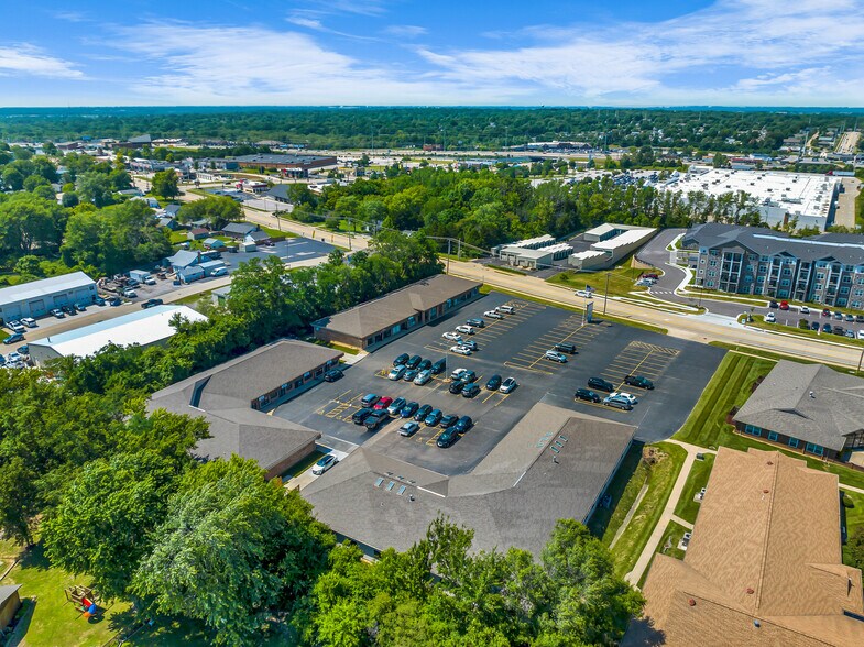 More Photos Of 3910 S Old Highway 94, Saint Charles Office For Sale