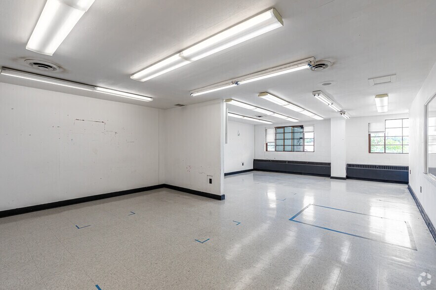 More Photos Of 20 Gorham Ave, Hamden Schools For Sale