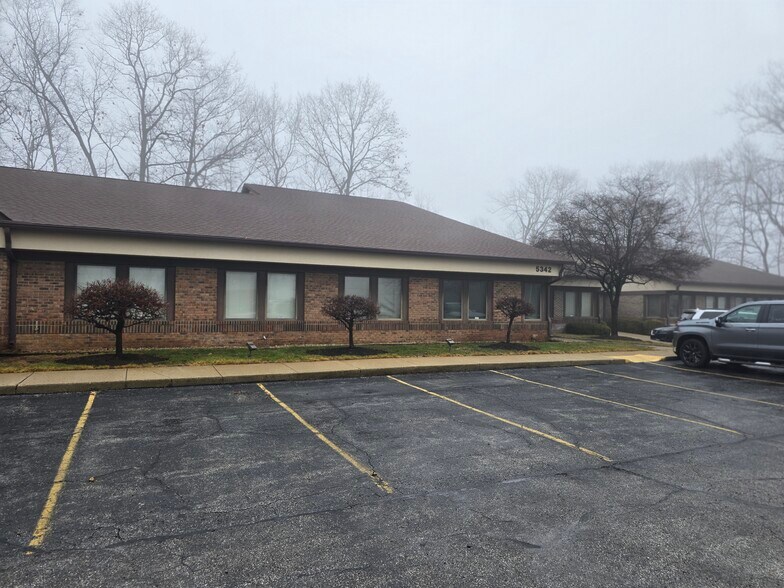 More Photos Of 5342 W Vermont St, Indianapolis Office For Sale