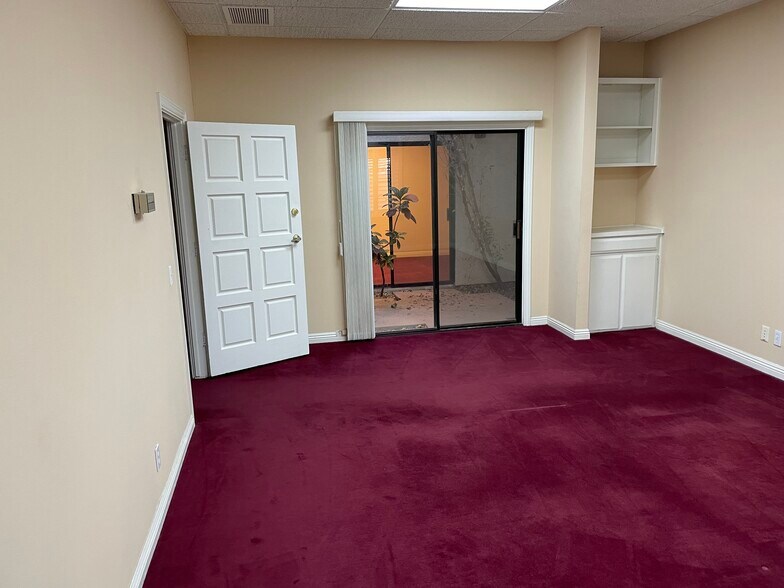 More Photos Of 71650 Sahara Rd, Rancho Mirage Office For Lease