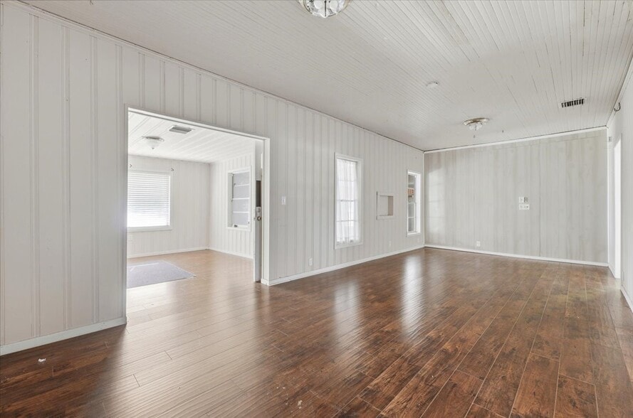 More Photos Of 506 Commonwealth Ave SW, Polk City Office Residential For Sale