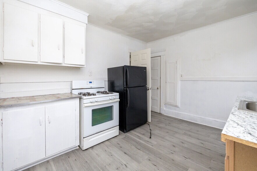 More Photos Of 704-708 Sumner Ave, Springfield Office Residential For Sale