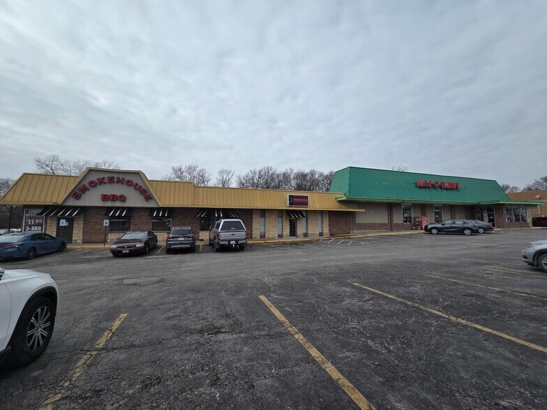 More Photos Of 6300-6314 N Oak Tfwy, Gladstone Freestanding For Lease
