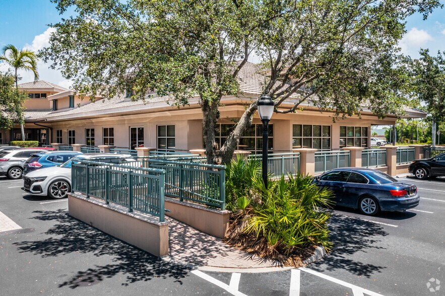 24860 S Tamiami Trl, Bonita Springs, FL 34134 Medical Office For