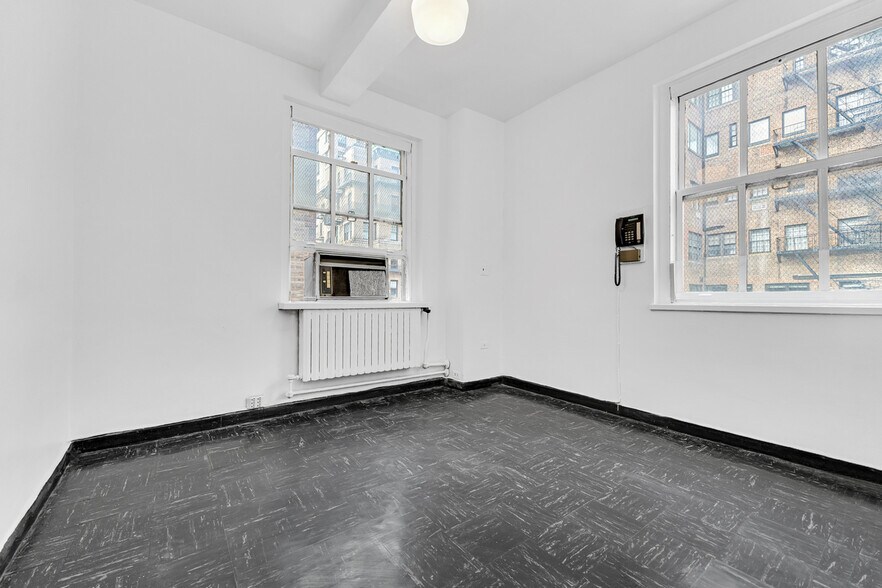 More Photos Of 115 E 61st St, New York Medical For Sale
