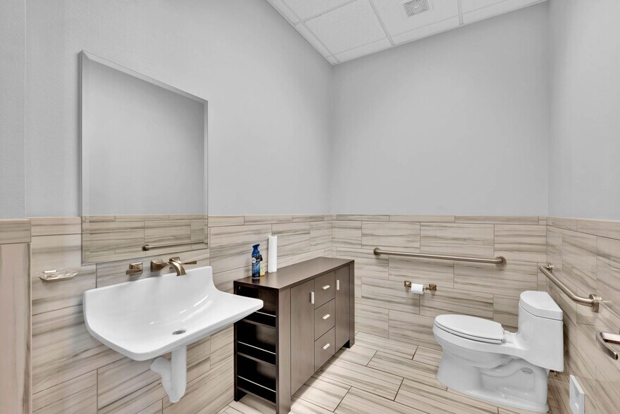 More Photos Of 8509 Line Ave, Shreveport Office For Sale