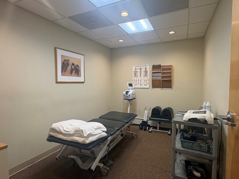 More Photos Of 163 Main St, South Kingstown Medical For Sale