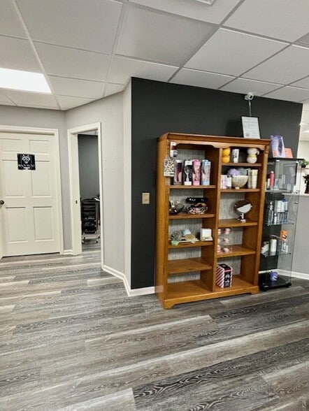 More Photos Of 4583 North St, Jamesville Loft Creative Space For Sale